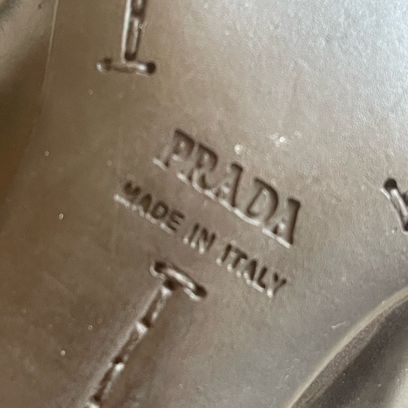 Prada heeled shoes - Picture 2 of 6
